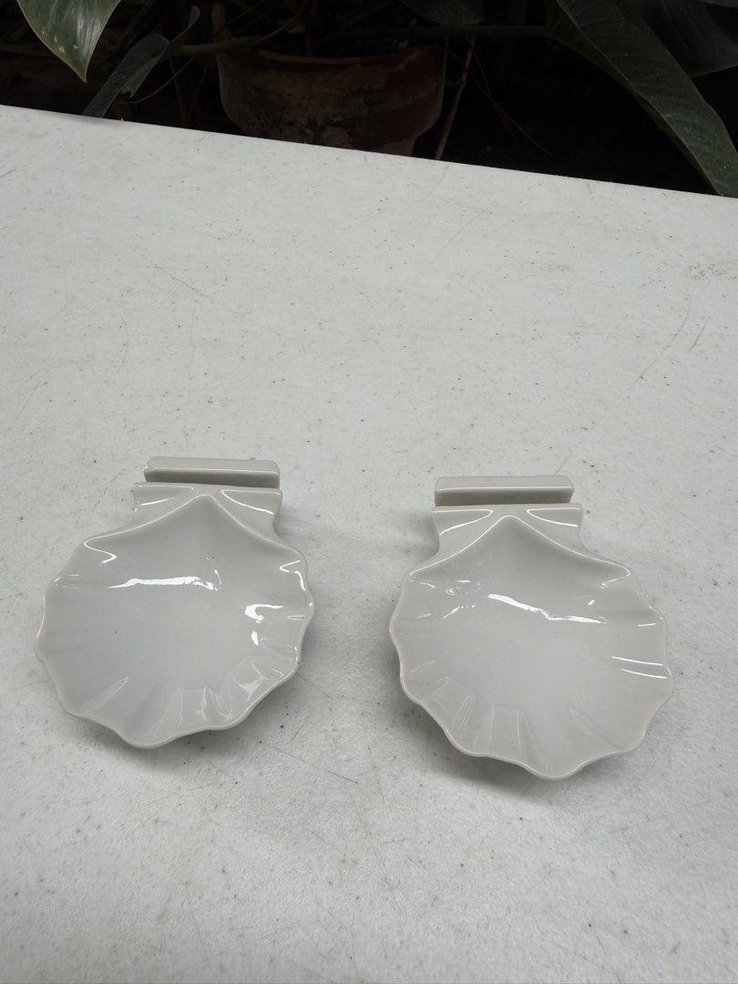 Shell shape butter pat (Category: Dinnerware & Cutlery) located in Davao. Submitted by parteawares2 (Listing ID 1466013067, Image 2). Description: Two pieces shell shape butter pat .