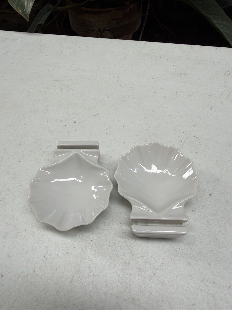 Shell shape butter pat (Category: Dinnerware & Cutlery) located in Davao. Submitted by parteawares2 (Listing ID 1466013067, Image 3). Description: Two pieces shell shape butter pat .