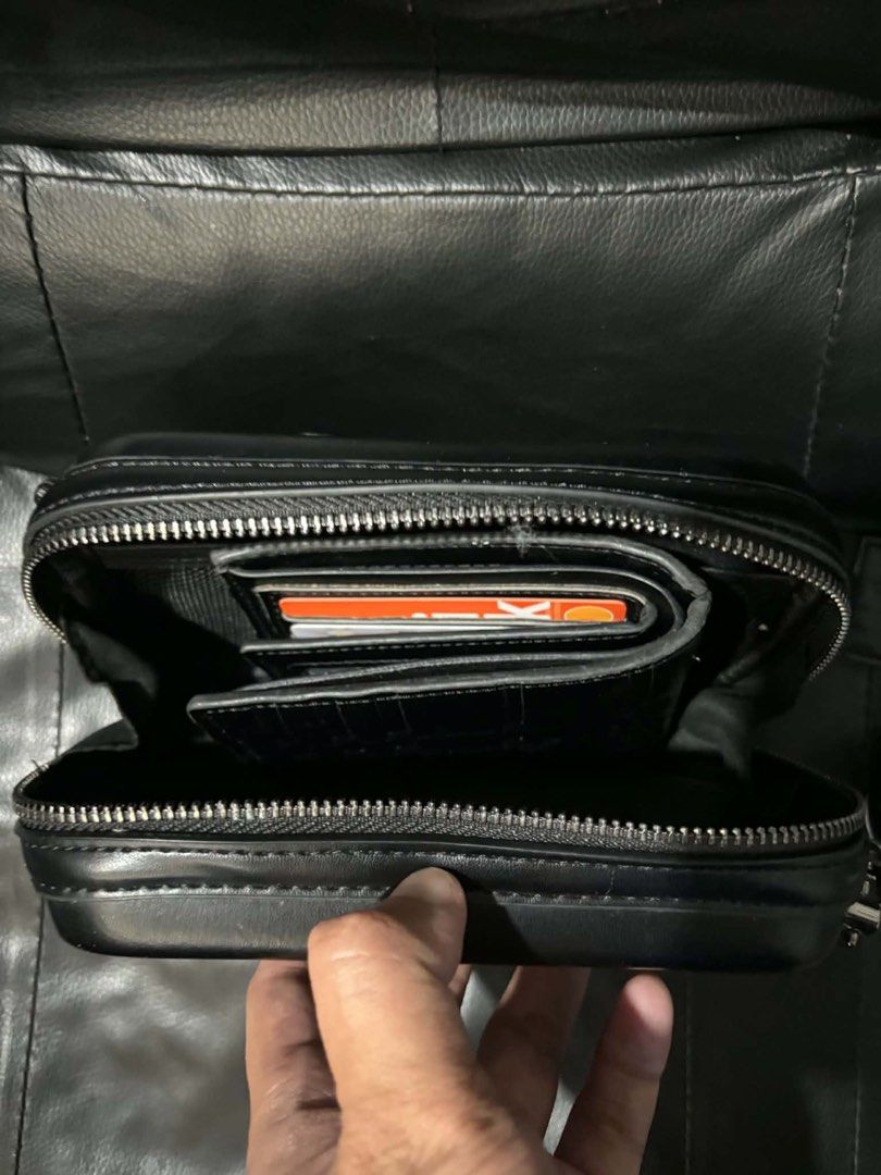 shigetsu chofu black (Category: Sling Bags) located in Manila. Submitted by iyahpreloved_ (Listing ID 1466039277, Image 2). Description: 2x used! no issue :) .