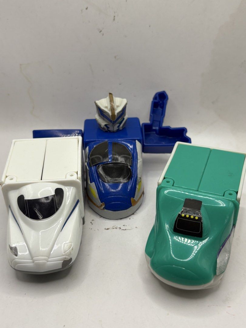 Shinkansen Transforming Robot Train Toys Set (Category: Vehicle & Diecast Models) located in Binan City. Submitted by treasurejoycollection (Listing ID 1466124533, Image 1). Description: .