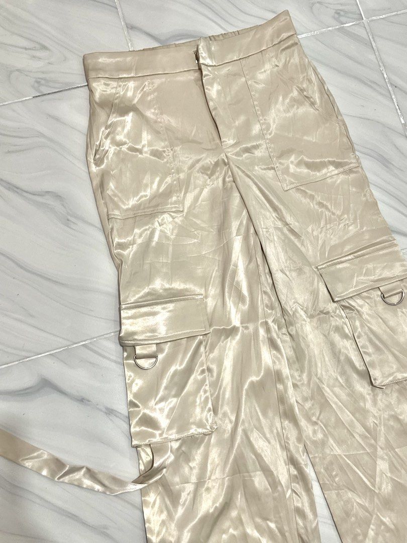 Silk Four-Pocket Cargo Pants (Category: Jeans) located in Bulacan. Submitted by archivesbyjanine (Listing ID 1466041922, Image 2). Description: Waist: 25-27 S on tag.