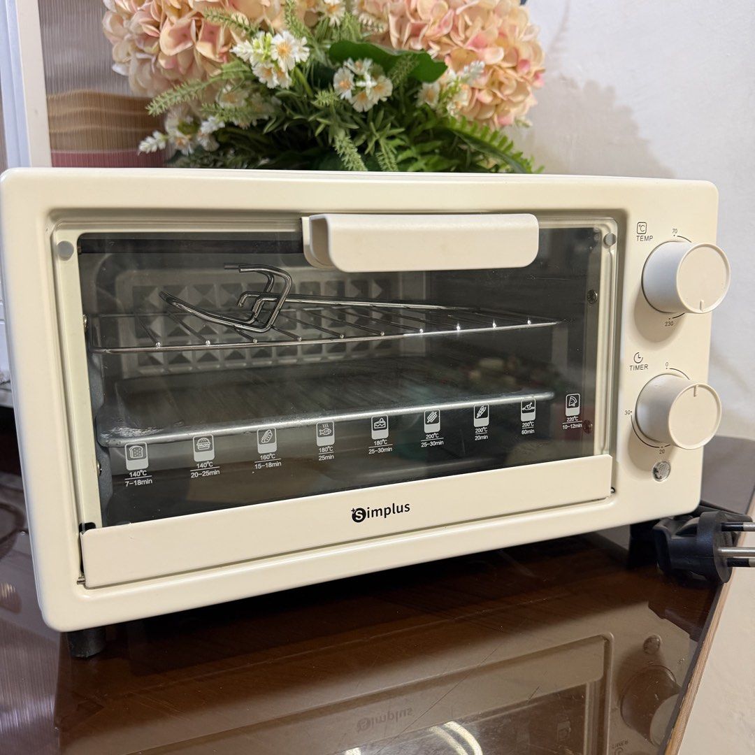 Simplus Electric Oven (10L) (Category: Ovens & Toasters) located in Marikina City. Submitted by icebear0821 (Listing ID 1466120131, Image 1). Description: - In good working condition - All functions are working properly - Interior is still clean and well-maintained - May stains lang sa stainless steel tray due to usage, but does not affect functionality.