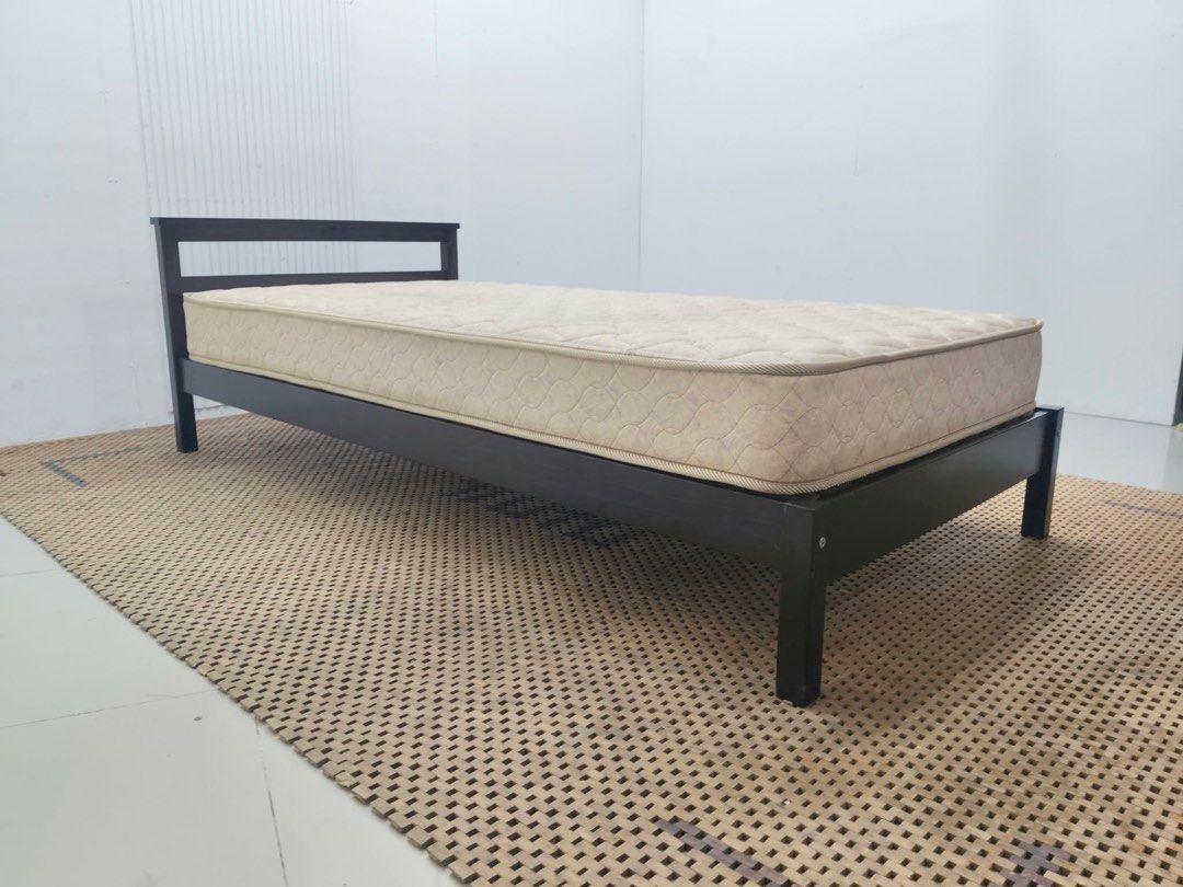 Single bedset (Category: Bed Frames & Mattresses) located in Quezon City. Submitted by matetdevis13 (Listing ID 1466083392, Image 1). Description: Platform Type Single Bed Set Price: 6,900 Frame: 40 x 80 x 26/11 Mattress: 38 x 77 x 8 In good condition Code JMD37-MJ419.