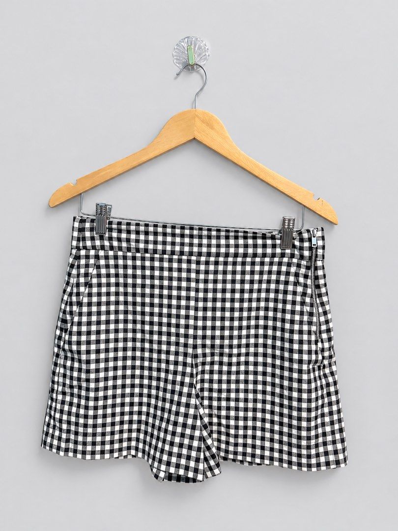 Skorts (Category: Other Bottoms) located in Quezon City. Submitted by mhanelski (Listing ID 1465954579, Image 1). Description: Zara Gingham Black & White Plaid Check High-Waisted Shorts..