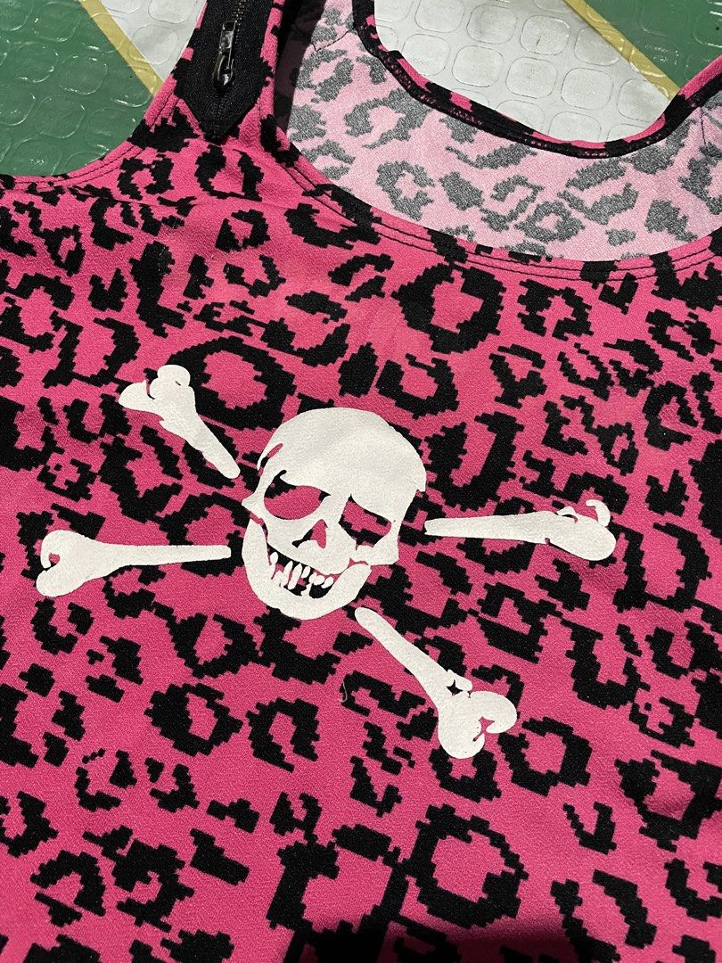 Skull sleeveless Grunge (Category: Blouses) located in Lucena. Submitted by riyizthriftz (Listing ID 1466097055, Image 2). Description: Skull sleeveless Grunge Y2k Punk Small sizing Good condition Color rate 9.5/10 One zipper hard to move .
