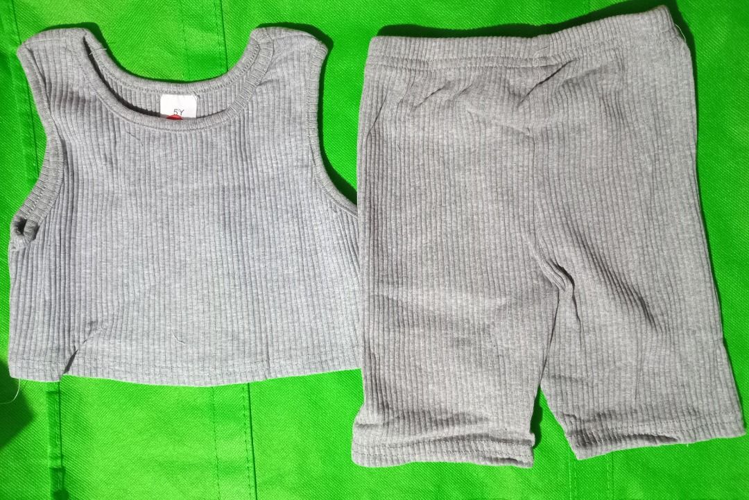 sleeveless top and gartered shorts (Category: Babies & Kids Fashion) located in Quezon City. Submitted by macon0948 (Listing ID 1465998859, Image 1). Description: Php200 per pair/terno . sleeveless top and gartered shorts ideal for 3-4yo.