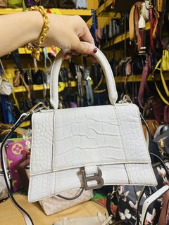 (Category: ) located in . Submitted by qm_global (Listing ID 1466071127, Image 1). Description: .