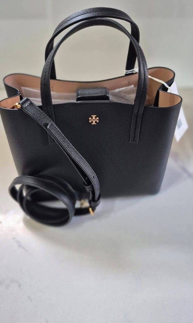 Small tote bag tory buŕçh (Category: Tote Bags) located in Santa Rosa. Submitted by acdfashionstuff18 (Listing ID 1466084275, Image 2). Description: BNEW 💯% orig from US🇺🇸 comes with tag & paperbag open tote with sling and magnetic lock fits ipad. message for interested..