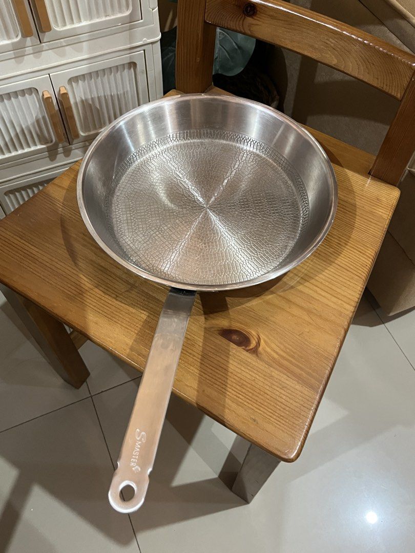 Smaster Stainless Steal Frying Pan (Category: Cookware & Accessories) located in Santa Rosa. Submitted by kattiepurry (Listing ID 1466069135, Image 1). Description: SMASTER Stainless steel 18-10 Fully Clad 3ply 🤩 Like new ✨Best High-End / Pro Performance ✔️ 30cmx6cm Mine@1290 Location📍Santa Rosa, Nueva Ecija.