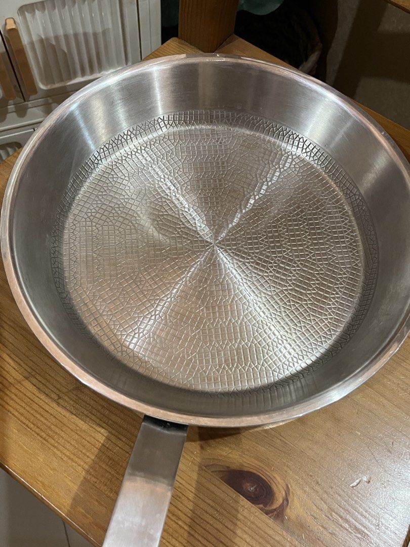 Smaster Stainless Steal Frying Pan (Category: Cookware & Accessories) located in Santa Rosa. Submitted by kattiepurry (Listing ID 1466069135, Image 2). Description: SMASTER Stainless steel 18-10 Fully Clad 3ply 🤩 Like new ✨Best High-End / Pro Performance ✔️ 30cmx6cm Mine@1290 Location📍Santa Rosa, Nueva Ecija.