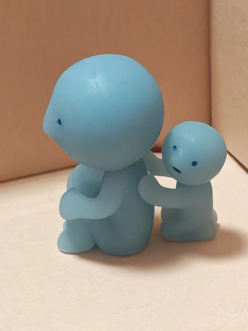 Smiski #18 (Category: Figurines & Statues) located in Quezon City. Submitted by destashingme (Listing ID 1465970488, Image 1). Description: figure only no box authentic smiski figure, quitting sale.