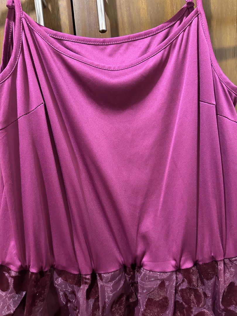 SNIDEL Flower Floppy Combination Dress (Category: Dresses) located in Paranaque City. Submitted by seektoshop (Listing ID 1466081695, Image 2). Description: ✔️ Magenta camisole bodice paired with a textured, Burgundy floral-patterned velvet flare skirt ✔️ Design: Fitted solid top with a flared sheer skirt and adjustable straps .