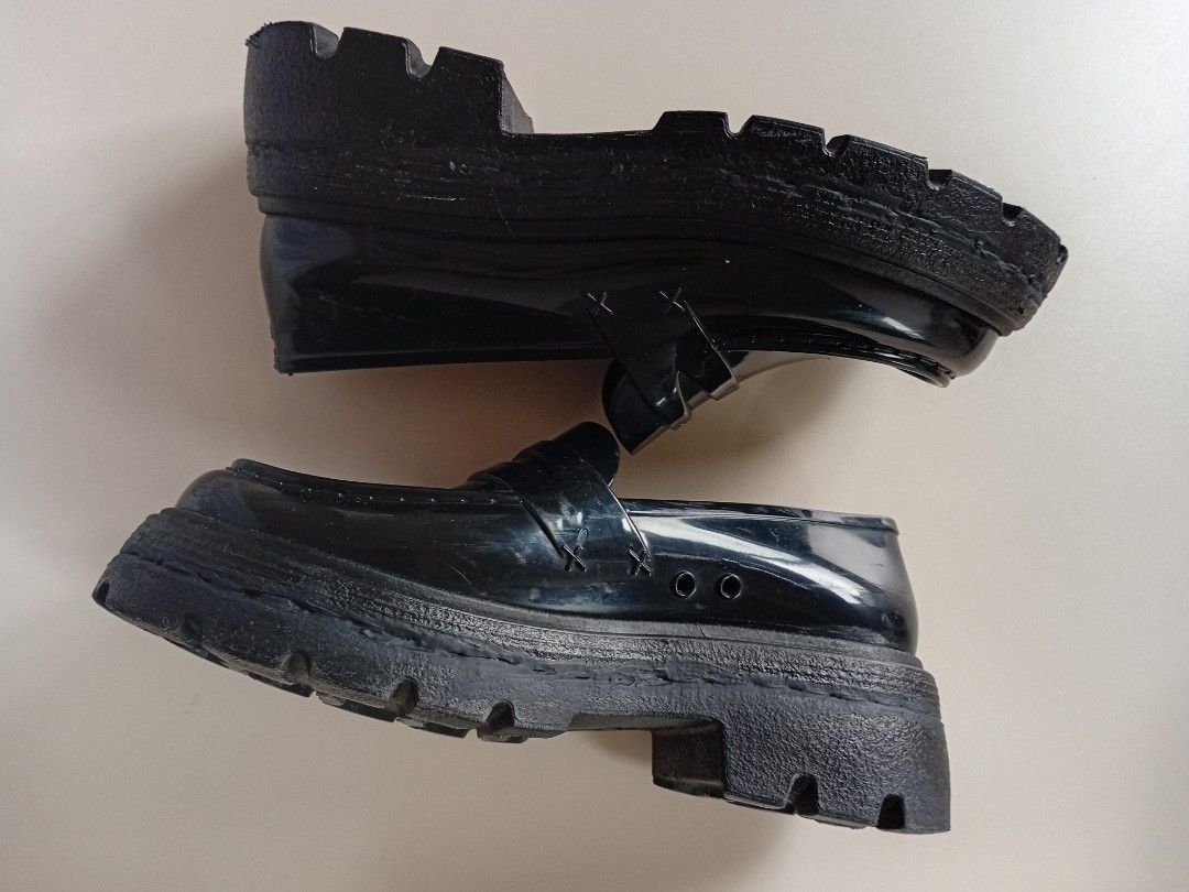 SO FAB Womens Chunky Loafers (Category: Loafers) located in Navotas City. Submitted by ms.soulana (Listing ID 1466155082, Image 3). Description: PREOWNED Lightly Used WellUsed So FAB WMNS CHUNKY LOAFERS BLACK Size 39/40 25CM Sign of Used Sell Shoes Only .,No inclusion ,No box Good Condition 8.9/10 .