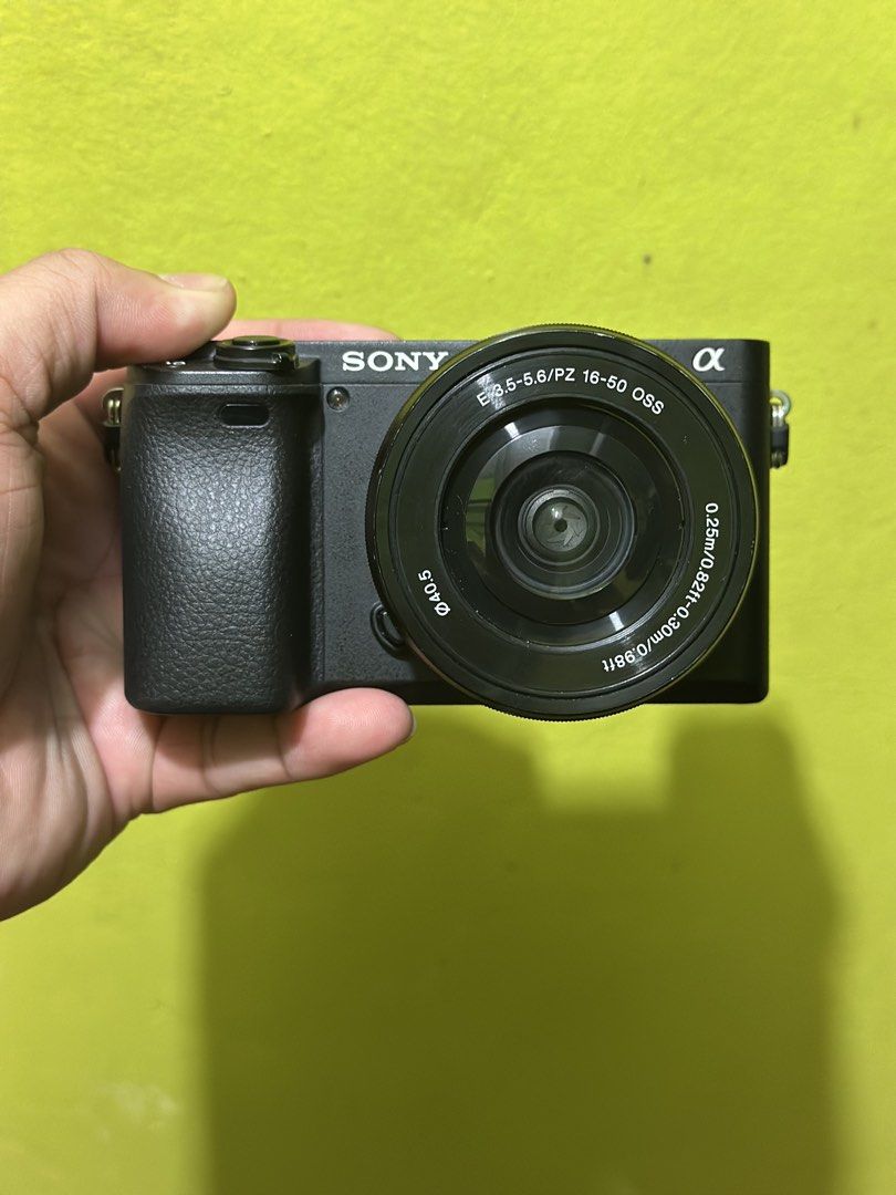 Sony A6400 (Category: Cameras) located in Mandaluyong City. Submitted by zoey199x (Listing ID 1466098597, Image 3). Description: 📸 FOR SALE: SONY A6400 + 16-50MM KIT LENS 💰 ₱36,500 FIRM Shutter count: 10,xxx only! Condition: Unit can still pass as brand new! Inclusions: ✅ Sony A6400 Body ✅ Sony 16-50mm Kit Lens ✅ Sony Charger ✅ Samsung Card Reader ✅ Sony Camera Strap ✅ 1x Original Sony Battery ✅ Camera Bag 🔹 ALSO AVAILABLE: Viltrox AF 56mm f/1