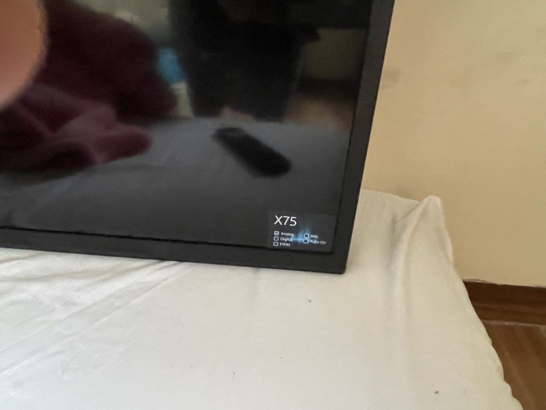 Sony BRAVIA x75 (Category: TV) located in Caloocan City. Submitted by zenhorse_acdfa3 (Listing ID 1466030721, Image 2). Description: Selling SONY SMART TV X75 model WORKING. Rfs: moving out of Condo.