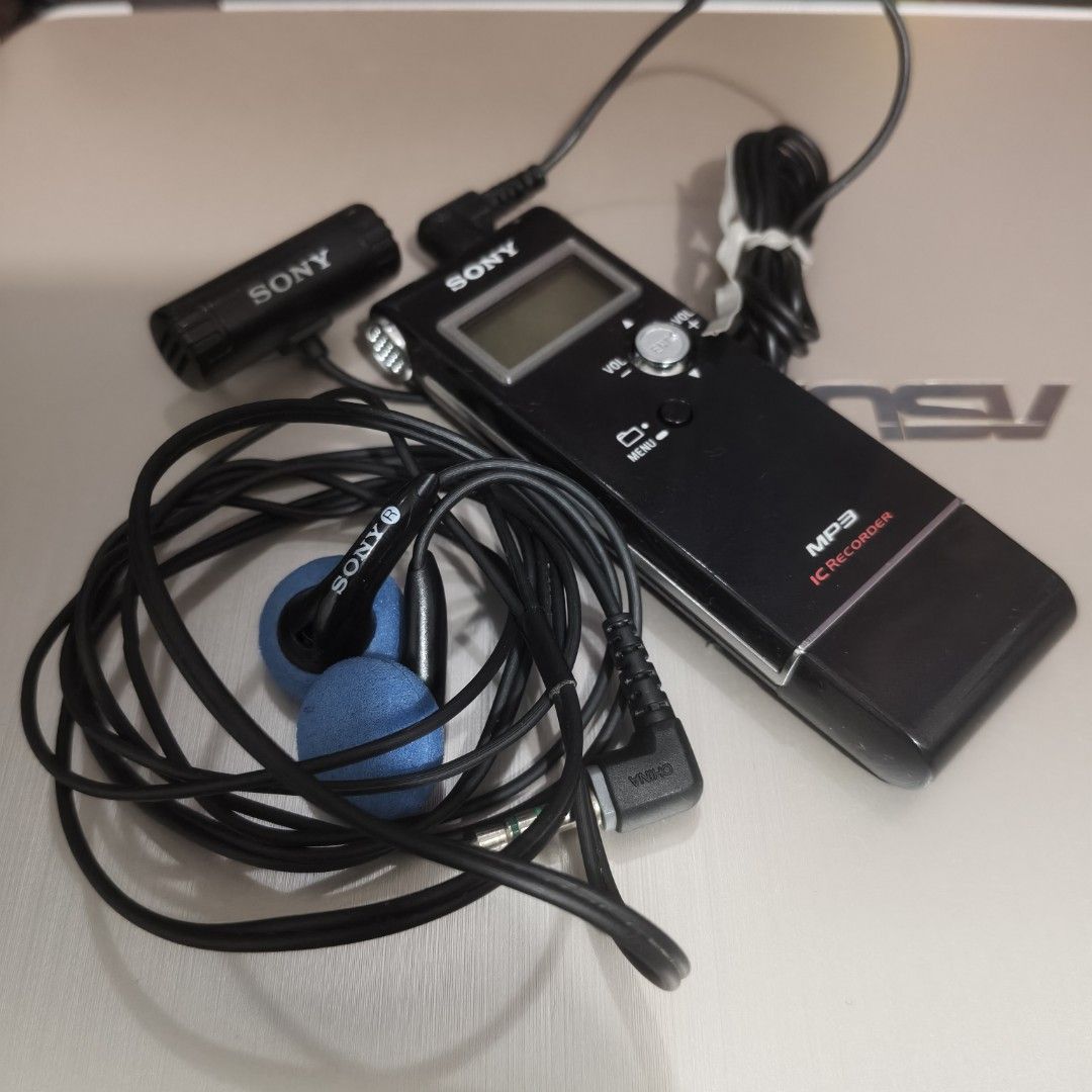 Sony ICD-UX80 with accessories (Category: Portable Audio Accessories) located in Pateros City. Submitted by randomsheesh (Listing ID 1466069036, Image 1). Description: P3500 FS: Sony ICD-UX80 2GB MP3 Digital Voice Recorder Bundle + Sony MDR-E808 Earphones & External Mic Up for sale is a classic Sony ICD-UX80 2GB Digital MP3 IC Recorder set, bundled with vintage Sony MDR-E808 classic earbuds and a clip-on Sony external microphone. Perfect for audi