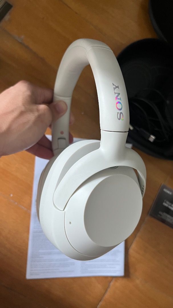 Sony ULT Wear (Category: Headphones & Headsets) located in San Pedro. Submitted by concordiagian12 (Listing ID 1466008067, Image 2). Description: Sony ULT Wear used once can pass as brandnew condition 100% original complete inclusions unli test 5k fix .