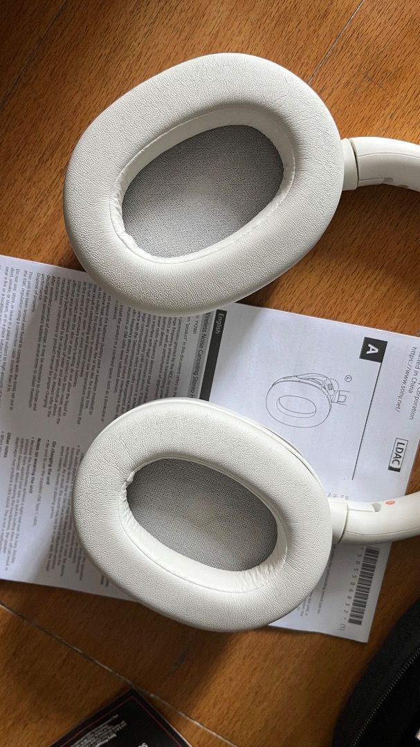 Sony ULT Wear (Category: Headphones & Headsets) located in San Pedro. Submitted by concordiagian12 (Listing ID 1466008067, Image 3). Description: Sony ULT Wear used once can pass as brandnew condition 100% original complete inclusions unli test 5k fix .