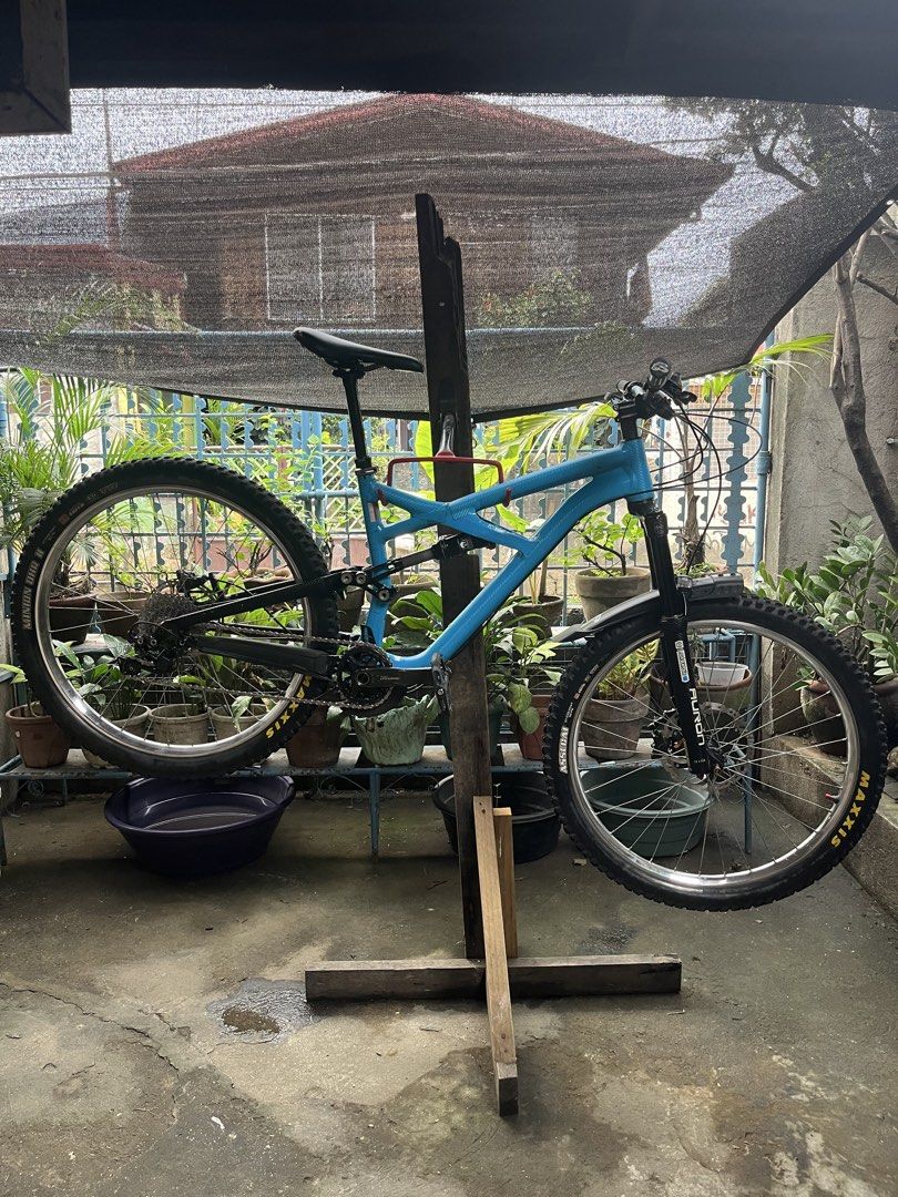 Specialized Enduro Bike (Category: Bicycles) located in Manila. Submitted by mightybear_a142c4 (Listing ID 1466145704, Image 1). Description: PTPA Frame: - 2015 Specialized enduro comp 650b (medium) - non boost - 165mm rear travel - Fox ctd with auto sag Fork: - Suntour auron - Boost - 170mm travel - Suntour fender Cockpit: - aluminium (31.8x40mm) - Keysto handlebar (760mm) - EXA form 900i dropper seat post (150mm) Groupset: - Shimano SLX (brakes
