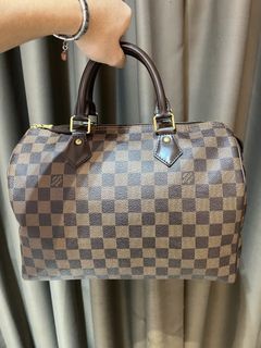 (Category: ) located in . Submitted by luxuryitems_bybosst (Listing ID 1466092362, Image 1). Description: .