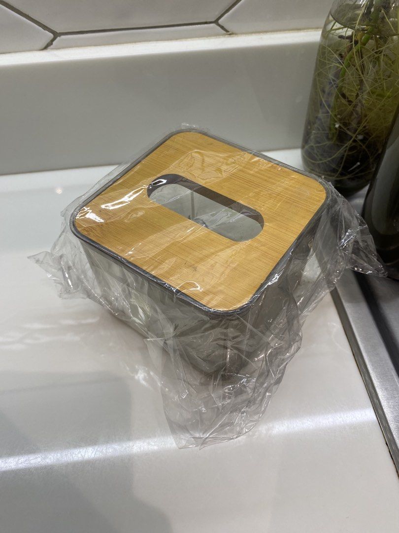 square tissue holder (Category: Storage Boxes & Baskets) located in Mandaluyong City. Submitted by raspberryjamzzz (Listing ID 1466135768, Image 1). Description: .
