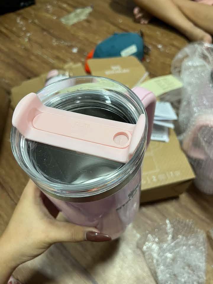 Stanley Marble 40z (Category: Water Bottles & Tumblers) located in Guinobatan. Submitted by jadieee_young22 (Listing ID 1466092742, Image 3). Description: Dark pink - complete inclu 2 pcs available!! mine + pcs.