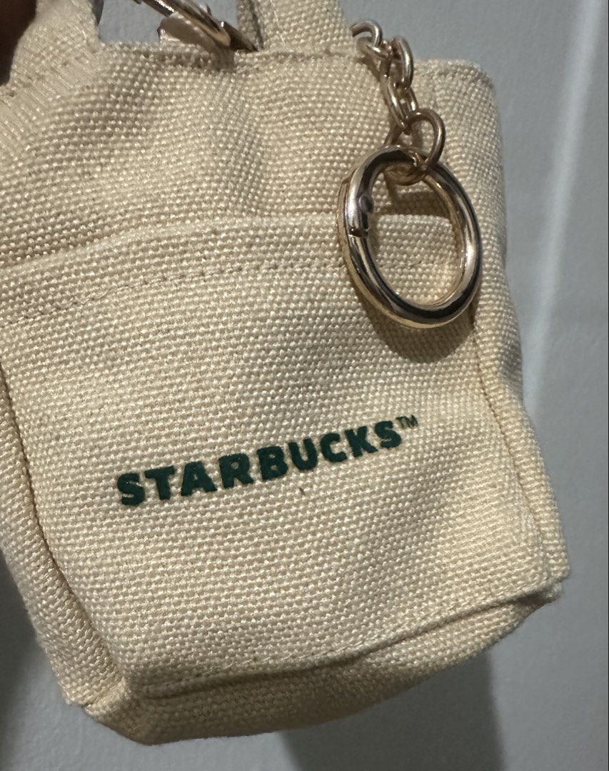Starbucks - Mini Tote Bag Keychain (Category: Other Merchandise) located in Manila. Submitted by vannieskim (Listing ID 1466039705, Image 2). Description: Without Bearista.
