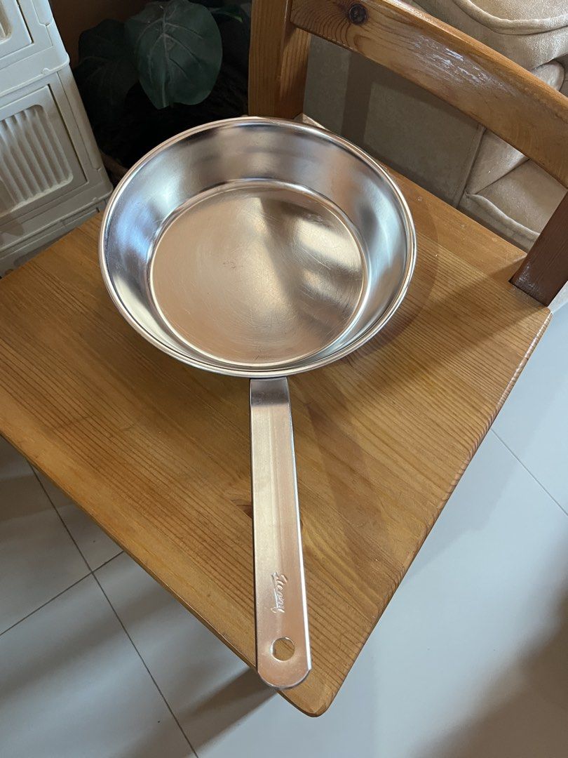 Stenny Frying Pan (Category: Cookware & Accessories) located in Santa Rosa. Submitted by kattiepurry (Listing ID 1465959797, Image 1). Description: STENNY MADE IN KOREA abrasive free stainless steel🤩 FULL CLAD 5ply 18/8 Super like new! (Almost 7k sa website) Free from carcinogens Stay cool handle 25cmx6cm Suitable for all cooktops 🔥 Mine@1290 pesos only Location📍Santa Rosa, Nueva Ecija.