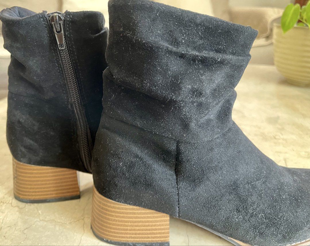 Steve Madden Boots (Category: Boots) located in San Juan City. Submitted by rike_ramirez (Listing ID 1465961319, Image 2). Description: Original and authentic, purchased in the USA Steve Madden LLVISA Boots - Size: 5 - Color: Black - Design: Slouchy shaft style with square toes - Closure: Convenient side zipper - Heel: Wood-grain finish block heel - Material: Textile upper and lining - Condition: Worn a few times, with light wear on the soles.