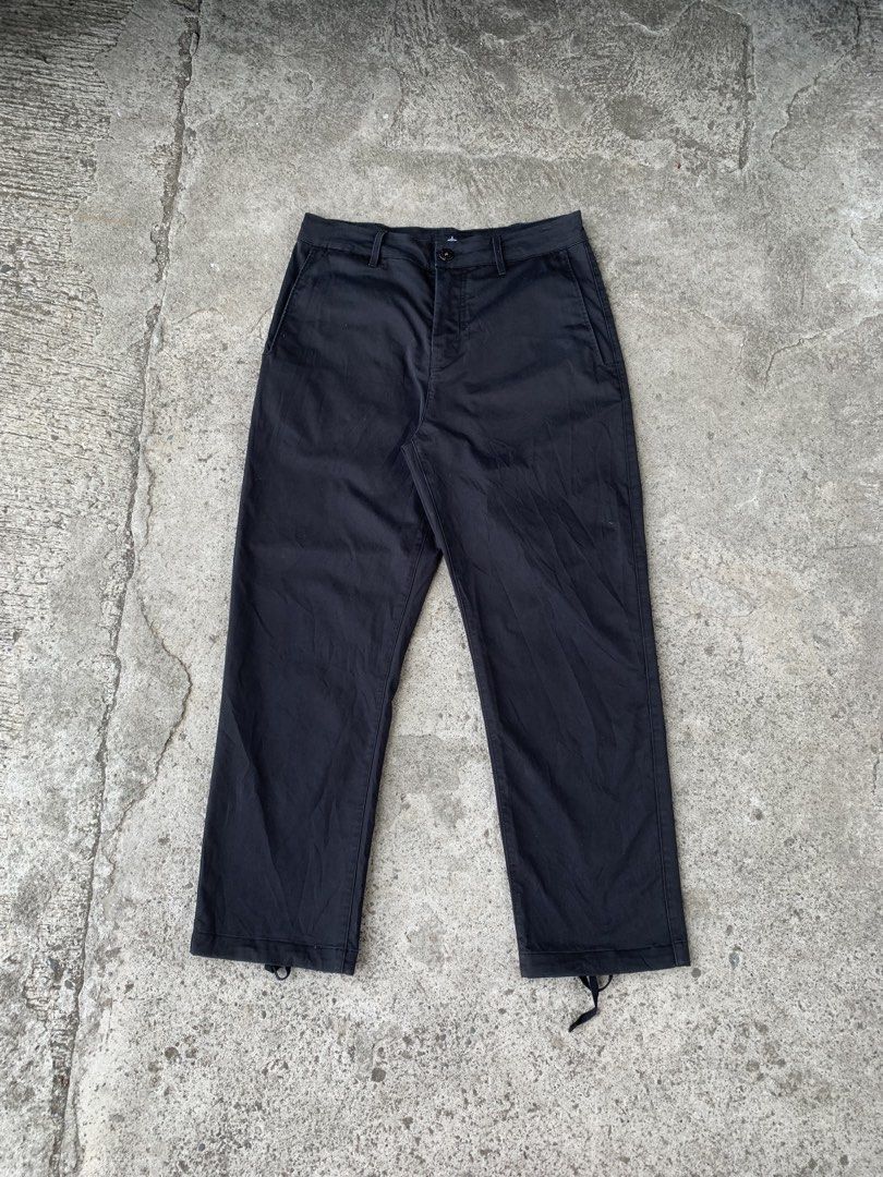 Stone Island Wool Adjustable Hem Trouser (Category: Jeans) located in Kalibo. Submitted by thriftyfinds09 (Listing ID 1466081089, Image 1). Description: Stone Island Wool Adjustable Hem Trouser (authentic) COLOR MAY VARY DUE TO LIGHTING COLOR RATE:10 CONDITION RATE: 10 No issue DIMENSIONS WIDTH: 32 LENGHT:40 Hem:8.5 LOCATION:BANGA AKLAN CAN DO SHIPPING NATIONWIDE 📥📥📥.