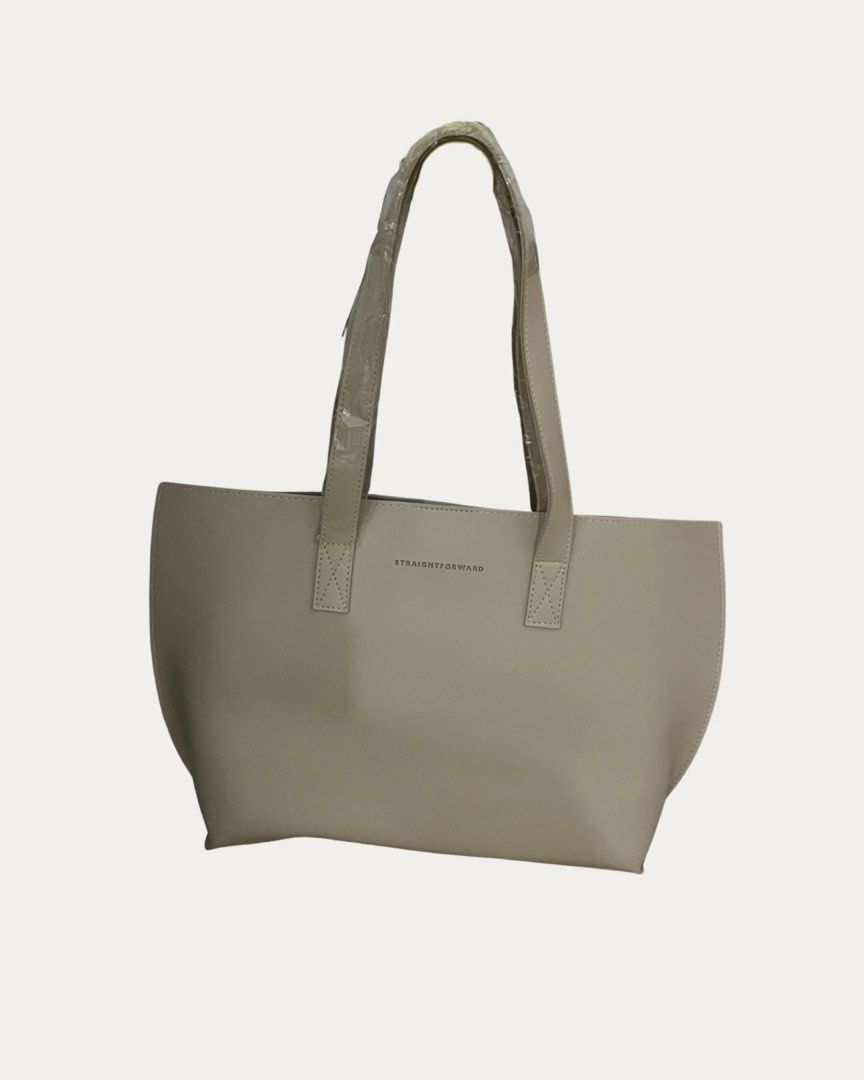 Straighforward DVL Largo (Category: Shoulder Bags) located in Dumaguete. Submitted by cai710_ (Listing ID 1465962264, Image 1). Description: Straightforward DVL Largo in Sand SRP 999 selling for only ₱650 Brand new & never used. Return receipt and packaging still intact Free shipping.