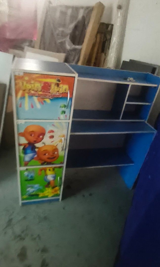 Study table (Category: TV Consoles) located in Petaling Jaya. Submitted by asifali12345 (Listing ID 1466013944, Image 1). Description: .