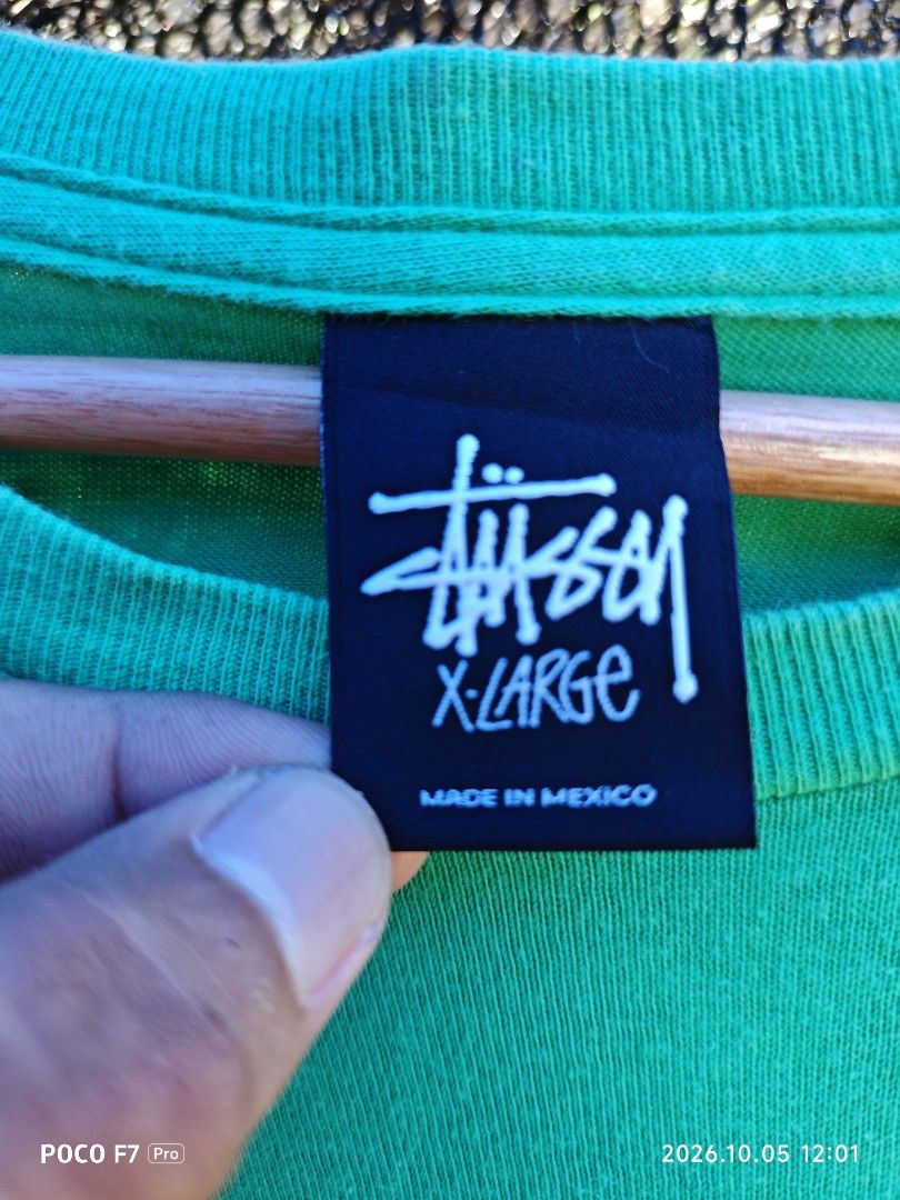 Stussy (Category: Activewear) located in Mexico. Submitted by josephnuqui1980 (Listing ID 1466126501, Image 3). Description: Vibrant green Stüssy stock logo short-sleeve tee. 23Wx30L.