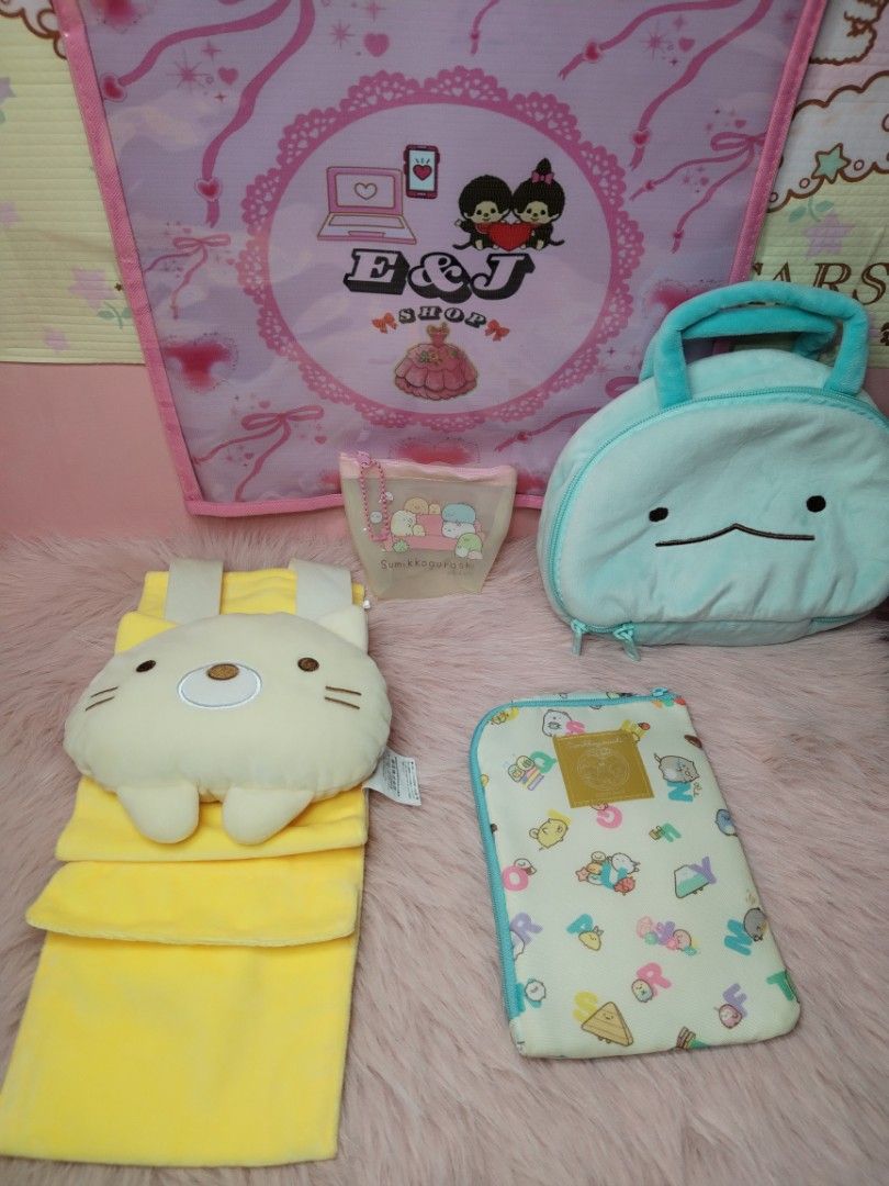 Sumikko Gurashi Plush Bag Pouch and Blanket Bundle (Category: Plushies & Soft Toys) located in Paombong. Submitted by eandj.shop (Listing ID 1466042959, Image 1). Description: 🎀 Official San-X Sumikko Gurashi merchandise set 🎀 Light blue plush character bag featuring an inner house scene print 🎀 Cozy yellow cat character rolled blanket/wrap 🎀 Clear plastic zipper pouch with a cute couch character design 🎀 Ideal gift for fans and collectors .