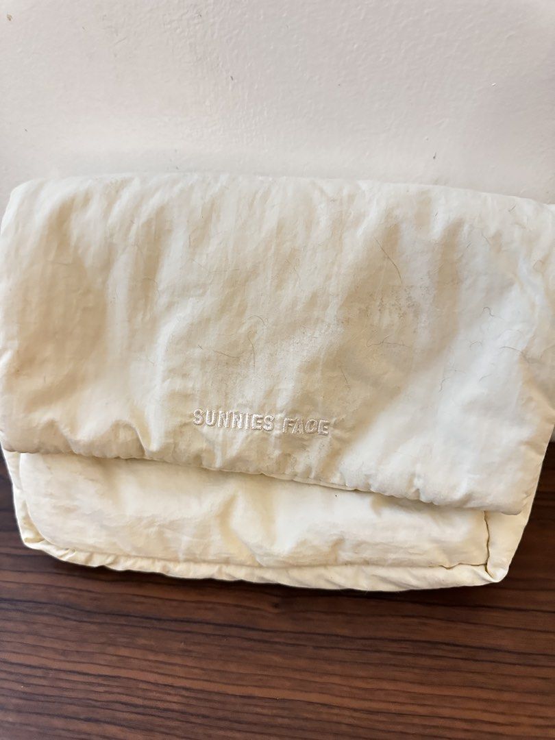 Sunnies Face puffy cosmetics pouch (Category: Purses & Pouches) located in Manila. Submitted by vccustods339 (Listing ID 1465970122, Image 2). Description: Rfs: decluttering! Condition 9/10 There’s a few eyeshadow stains lang na a bit unnoticeable! Pero easy naman to wash. Used twice lang for travel Very good condition pa hehe :) Price fixed. Lowball offers will be ignored. Message me for inquiries!.