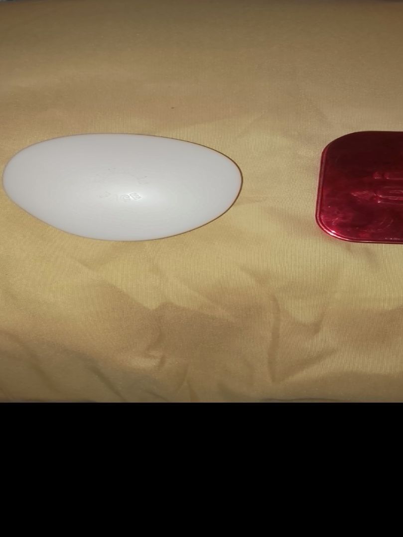 Sunnies Face White Compact (Category: Makeup) located in Bacoor. Submitted by worldstarr (Listing ID 1455184505, Image 1). Description: Includes a white Sunnies Face compact with mirror and lilac cream blush (sanitized and depotted from Detail cosmetics Haze).