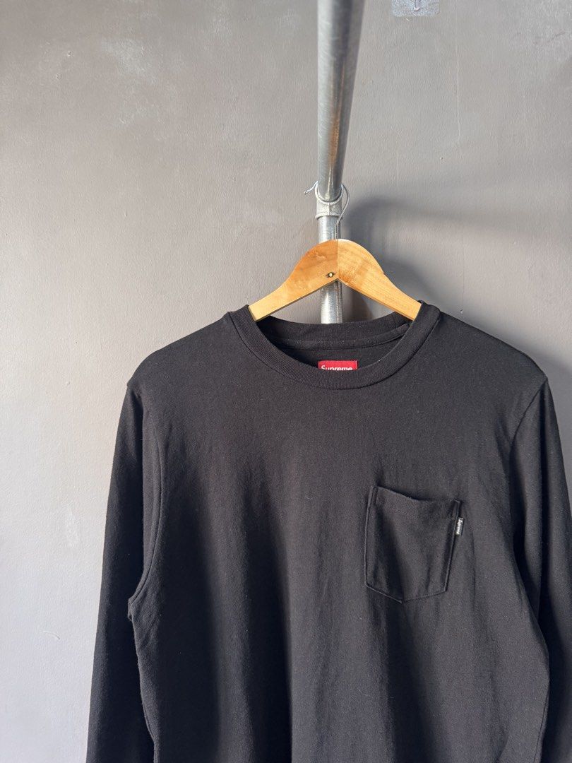Supreme - Pocket Longsleeve (Category: Activewear) located in Cabuyao City. Submitted by _streetflavor (Listing ID 1465991166, Image 3). Description: Supreme - Pocket Longsleeve Excellent Size: Medium fits large Length: 29 Wdith: 20.5 -1,380 pesos Dm.