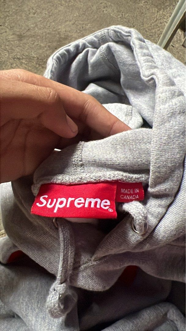 Supreme Hoodie (Category: Hoodies) located in Manila. Submitted by g_tab (Listing ID 1466039766, Image 3). Description: Tagged as XL, fit M-L W: 21 L: 28 Like New Crispy Condition 9.5/10 Loc: Virac, Catanduanes Courier: J&T Mop: Gcash.