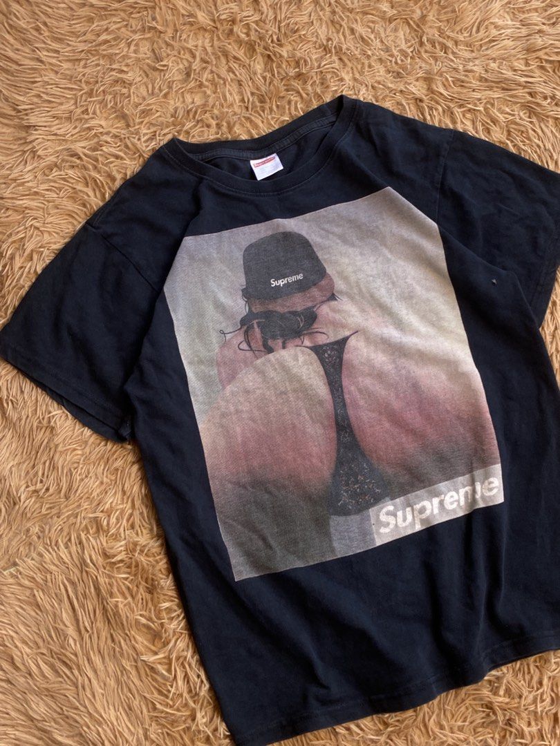Supreme maude tee (Category: Tshirts & Polo Shirts ) located in Manila. Submitted by raversantos (Listing ID 1465989058, Image 3). Description: W-21.5 L27.5 No issue Color rate 8.5/10 Good condition .