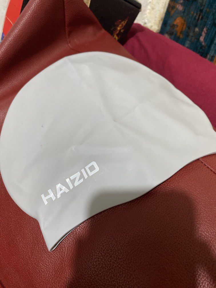 swimming cap in grey (Category: Caps & Hats) located in Manila. Submitted by iya0810 (Listing ID 1465979040, Image 1). Description: - can nego - used ones - gcash payment .