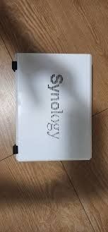 Synology DiskStation NAS 網絡儲存伺服器Synology DS120j NAS 硬碟機 (1 Bay) （分類：硬碟及儲存器）位於 Hong Kong。 由 wongkk0908 提交（商品編號 1466001255，圖片 2）。簡介： 連火牛 沒有硬碟 一、 產品特色 (Product Highlights) ​專為個人與家庭設計的超高性價比單硬碟 NAS，操作直覺，是建立個人雲端硬碟、備份相片與檔案的最佳入門款。 ​集中備份與檔案同步： 支援多平台（Windows、macOS、行動裝置）自動備份，隨時隨地透過網際網路安全存取您的資料。 ​豐富的multimedia多媒體串流： 可搭配 Synology 應用程式，將照片、音樂和影片串流至智慧型手機、智慧電視或平板裝置播放。 ​低功耗與靜音設計： 運作時極為省電（存取時僅需約 9.81 瓦），且運作安靜，非常適合放在居家或辦公室環境而不干擾日常。 ​直覺的 DiskStation Manager (DSM) 系統