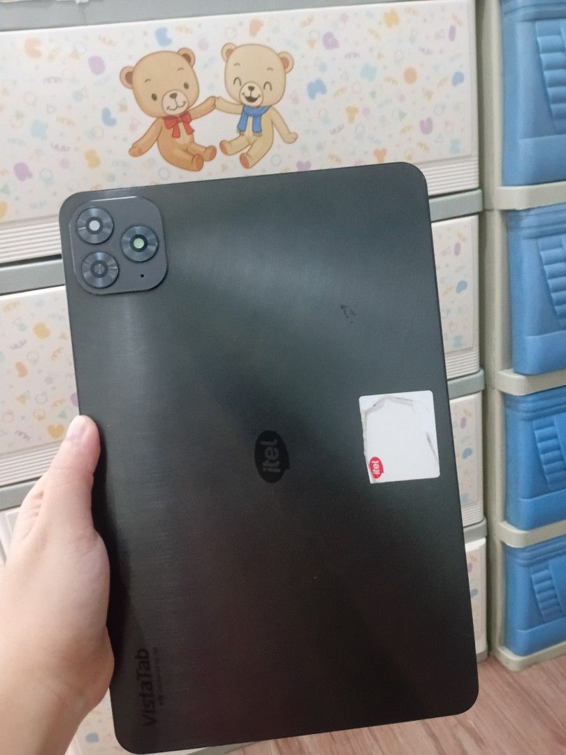 TABLET ANDROID (Category: Android) located in Pasig City. Submitted by sandysexy (Listing ID 1466022116, Image 2). Description: Like New NO ISSUE MONTHS OLD RFS: NAG UPGRADE LANG HEHE Pinanonooran lang nang NETFLIX and YT.