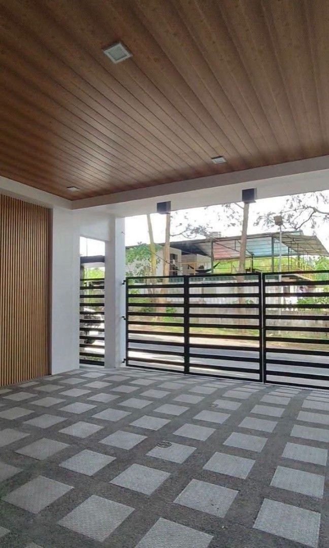 Tagaytay Modern Home with Ford Explorer (Category: House & Lot) located in Quezon City. Submitted by superbliving (Listing ID 1466100279, Image 3). Description: 🌿🏡MODERN ELEGANT VACATION HOME with Ford Explorer FOR SALE | TAGAYTAY CITY🌿 ✨ A fully furnished vacation home with a 2016 Ford Explorer included—perfect as a private family retreat, weekend home, or investment property in Tagaytay. 💰 Asking Price: ₱21,000,000 📍 Location: Tagaytay Cit