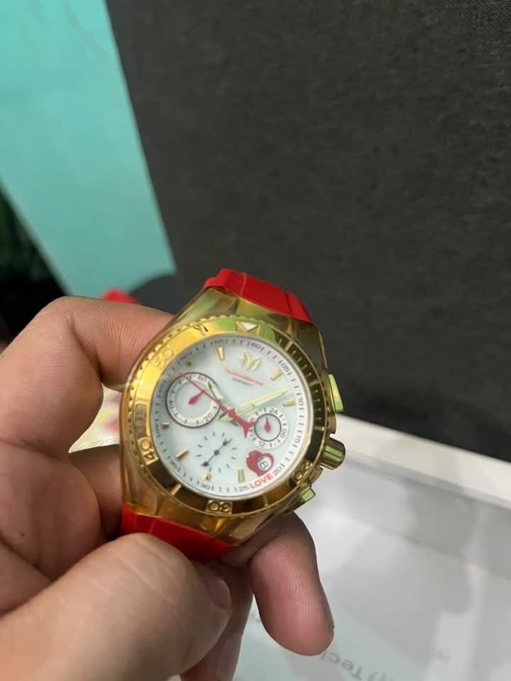 TECHNO MARINE VALENTINE CRUISE (Category: Men's Watches) located in Caloocan City. Submitted by renza18 (Listing ID 1466036198, Image 2). Description: Good as new. No batt only complete set box warranty, straps.