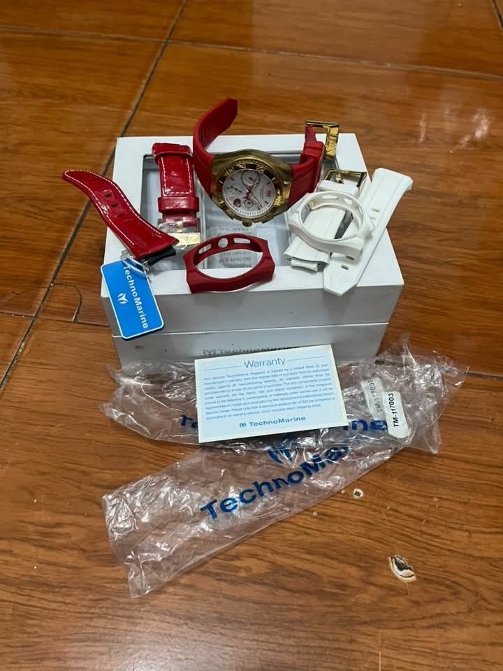 TECHNO MARINE VALENTINE CRUISE (Category: Men's Watches) located in Caloocan City. Submitted by renza18 (Listing ID 1466036198, Image 3). Description: Good as new. No batt only complete set box warranty, straps.