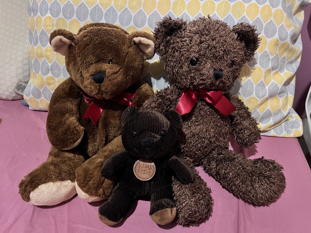 Teddybear dark brown (#b6) (Category: Plushies & Soft Toys) located in Paranaque City. Submitted by bonsaiart (Listing ID 1466047643, Image 1). Description: Pre owned Good condition Selling as set 850+sf Payment via gcash or paymaya Shipping via j&t No to cop / cod / meetup.