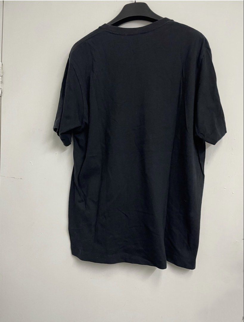 男女款tee （分類：T-shirt、恤衫、有領衫）位於 Hong Kong。 由 liu7070 提交（商品編號 1466121261，圖片 3）。簡介： 不適合完美主義者(8成新-擱置 原價HK$299➡️HK$28男女款 確定要貨為主,問問題/回答不代表留貨 介意者勿購/勿插/勿留言 轉數快/中銀過數後3-7天寄出 香港順豐／京東運費到付。