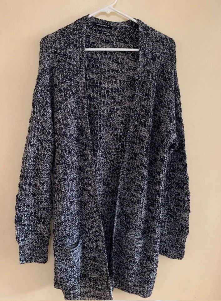 Terranova Knitted Long Cardigan (Category: Coats, Jackets and Outerwear) located in Valenzuela. Submitted by clickandshoppreloved (Listing ID 1466041104, Image 1). Description: Terranova Knitted Long Cardigan Onhand, Original Medium OnTag (35L x 21W) Color : Black (Excellent Condition, Good As New).