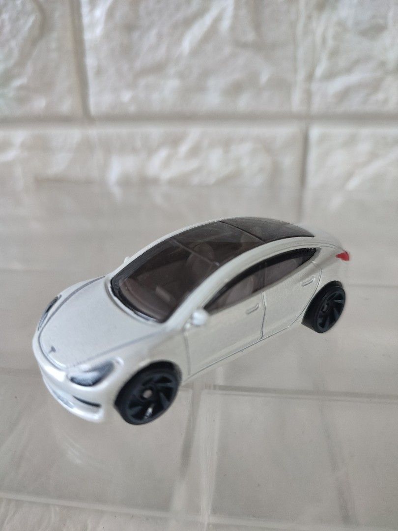 Tesla model 3 loose (Category: Vehicle & Diecast Models) located in Narvacan. Submitted by jigger85 (Listing ID 1465962916, Image 2). Description: mint condition bought in UK loc. ilocos sur can ship thru JNT or LBC.