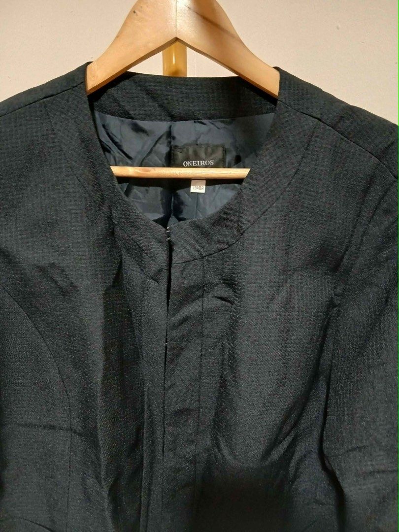 Textured Blazer (Category: Coats, Jackets and Outerwear) located in Mexico. Submitted by studioleraph (Listing ID 1465988286, Image 2). Description: Measurements: Shoulder: 16 Chest: 19 Length: 21 Arm Hole: 16 🛍️ Perfect for your personal wardrobe 🫶 👗 The actual item being sold is the original garment shown in the product photos. Small differences in fit, drape, color, texture, or details may occur. 💌 Condition: • Preloved; Please wash the it